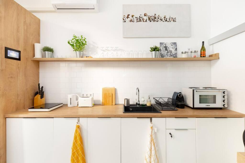 Stylish And Smart Apartment In The Center Budapest Eksteriør bilde